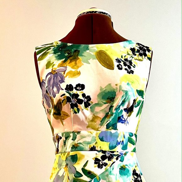 Pleated Detail Floral Dress - Picture 2 of 6